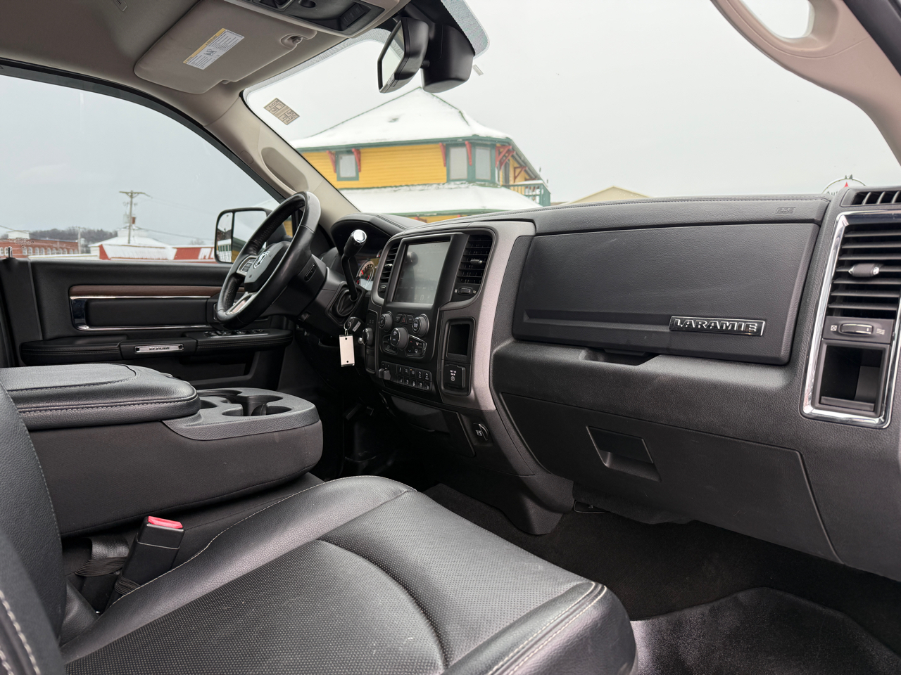 RAM 2500 Laramie Crew Cab SWB 4WD 2017