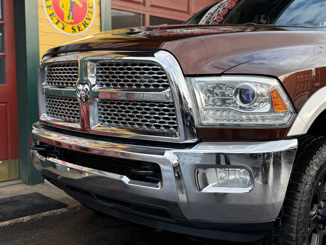 RAM 2500 Laramie Crew Cab SWB 4WD 2015