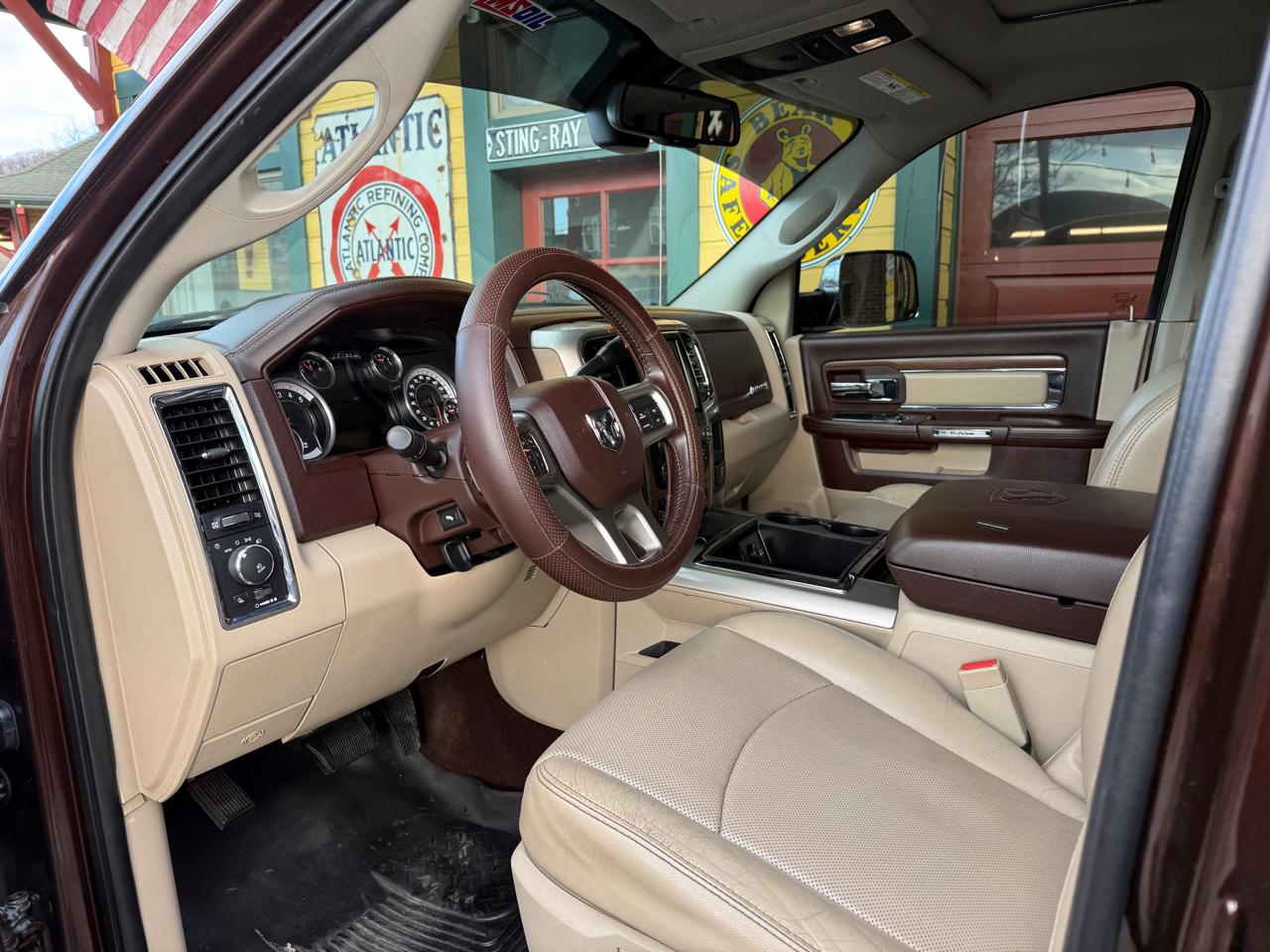 RAM 2500 Laramie Crew Cab SWB 4WD 2015