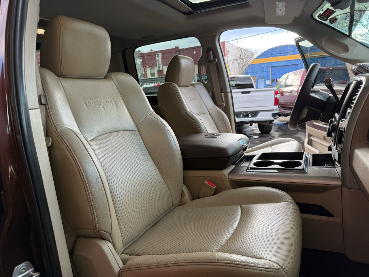 RAM 2500 Laramie Crew Cab SWB 4WD 2015