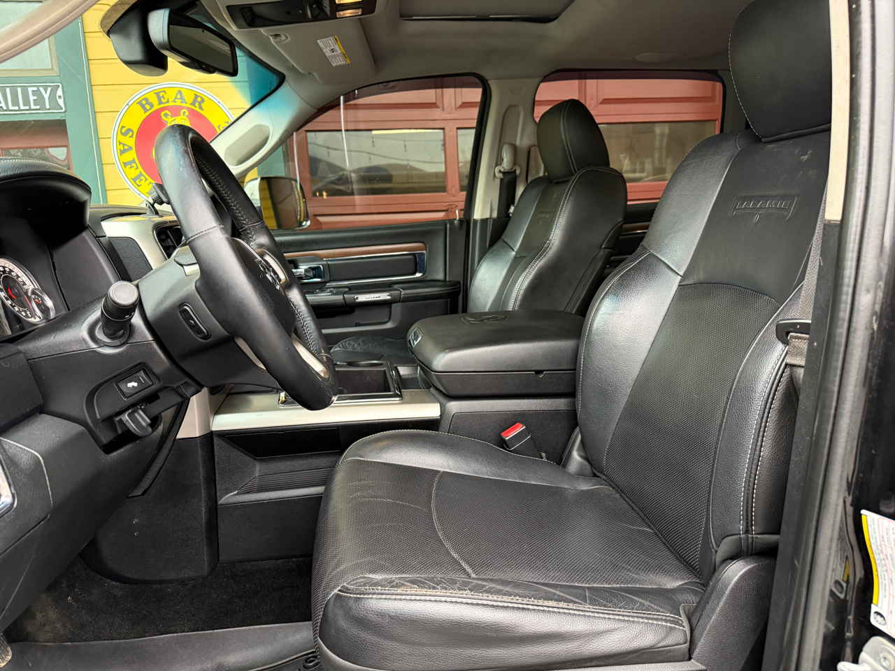 RAM 2500 Laramie Crew Cab SWB 4WD 2015