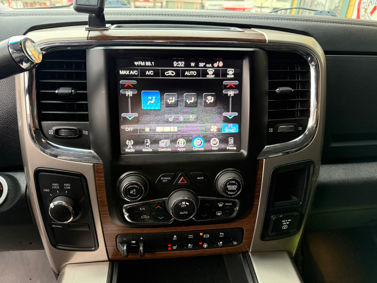 RAM 2500 Laramie Crew Cab SWB 4WD 2015