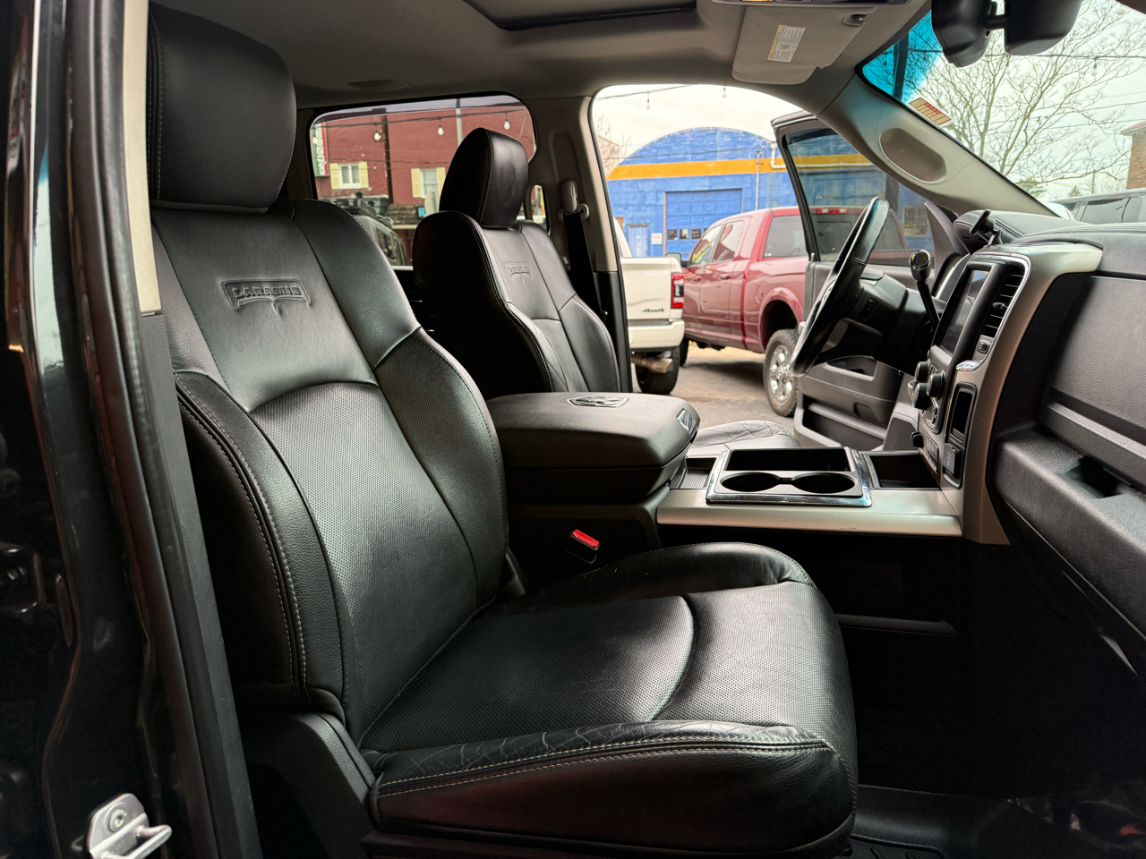 RAM 2500 Laramie Crew Cab SWB 4WD 2015