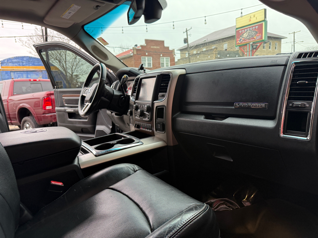 RAM 2500 Laramie Crew Cab SWB 4WD 2015