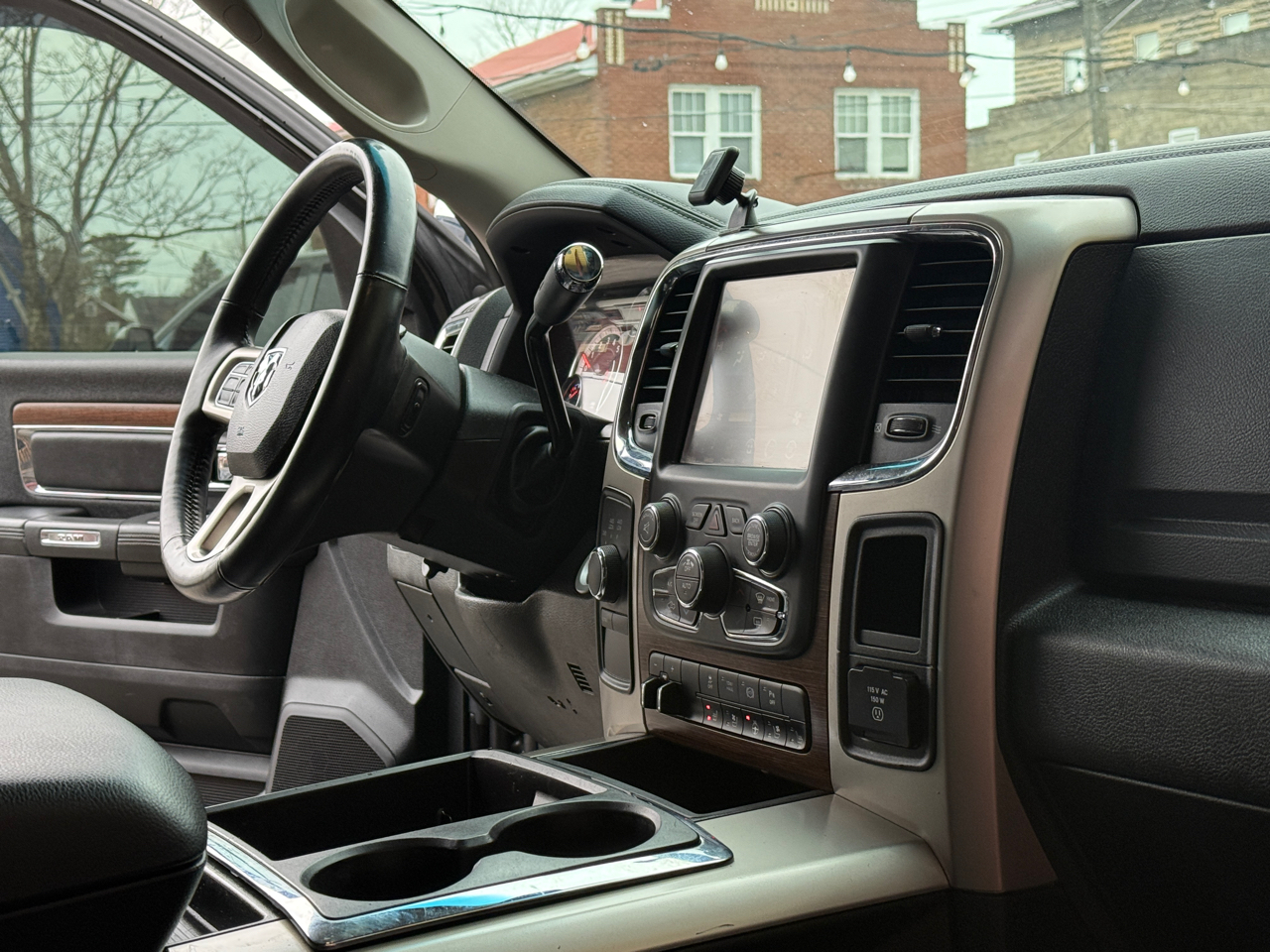 RAM 2500 Laramie Crew Cab SWB 4WD 2015