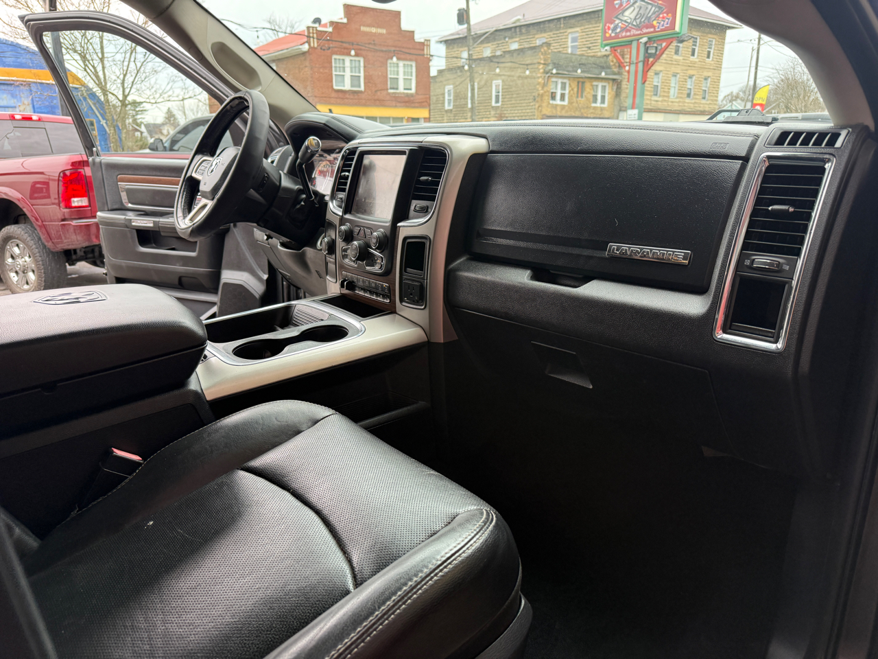 RAM 2500 Laramie Crew Cab SWB 4WD 2017