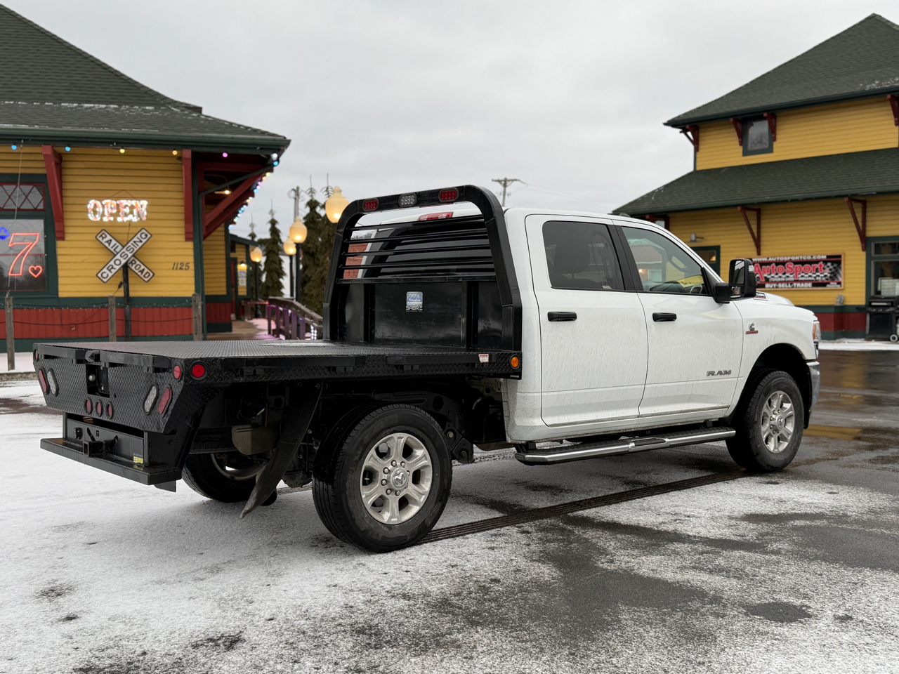 RAM 2500 Tradesman Crew Cab SWB 4WD 2024