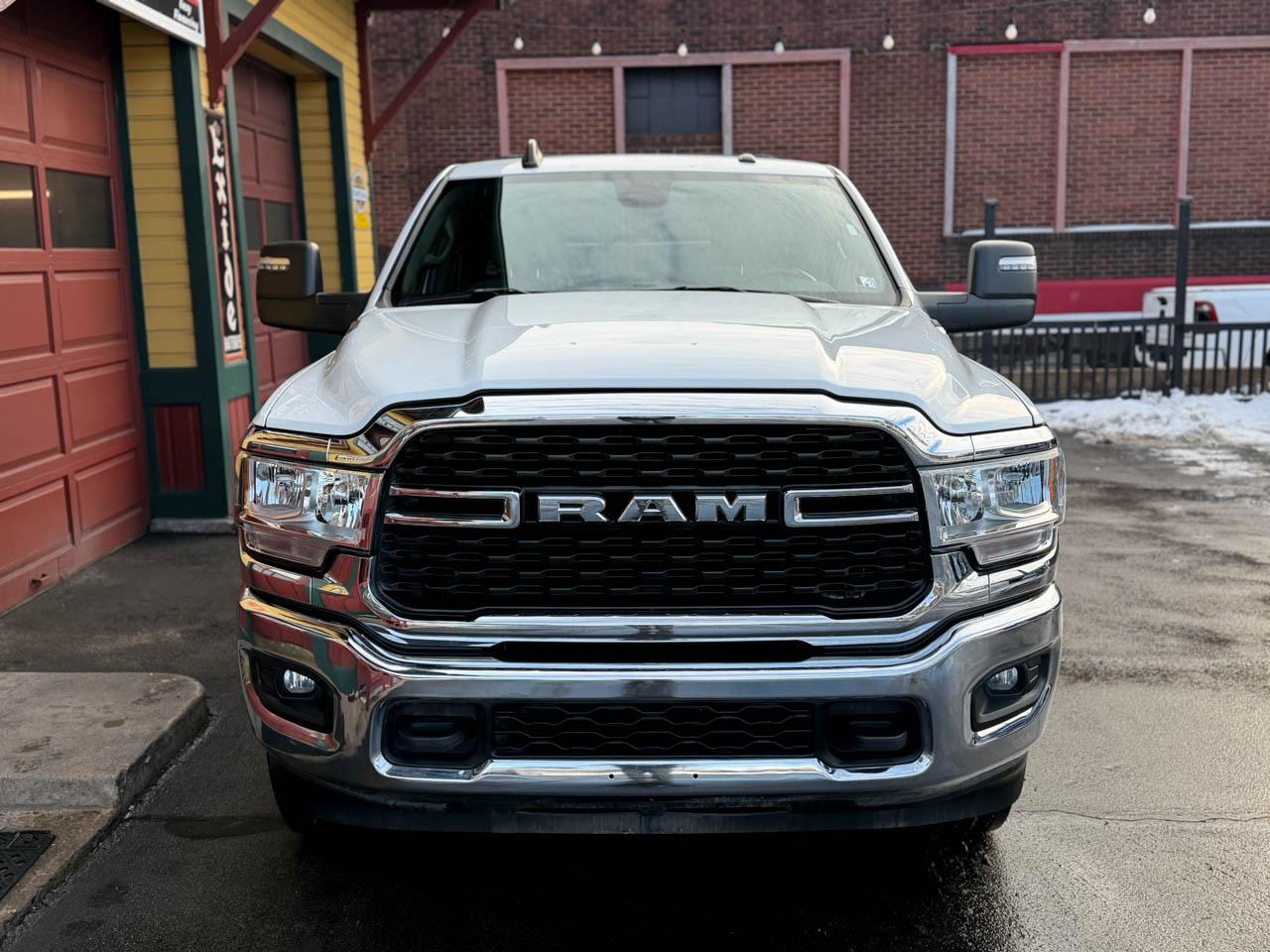 RAM 2500 Tradesman Crew Cab SWB 4WD 2024