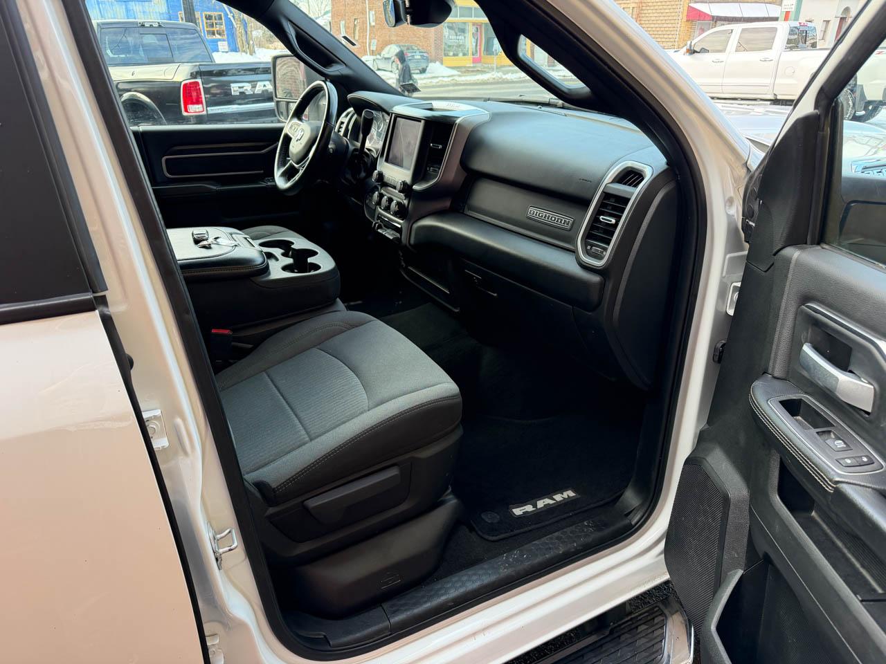 RAM 2500 Tradesman Crew Cab SWB 4WD 2024