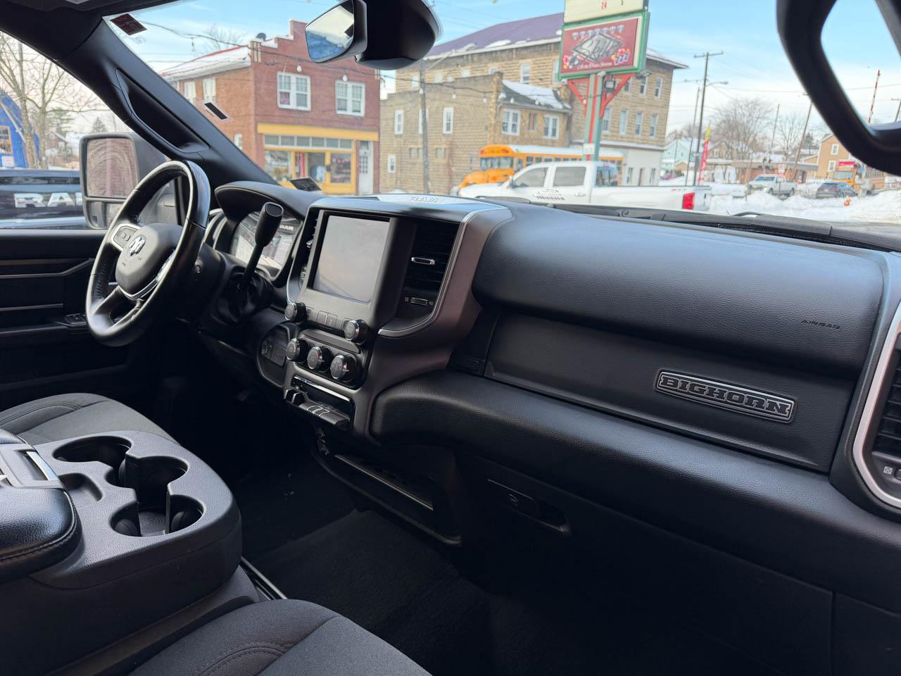 RAM 2500 Tradesman Crew Cab SWB 4WD 2024