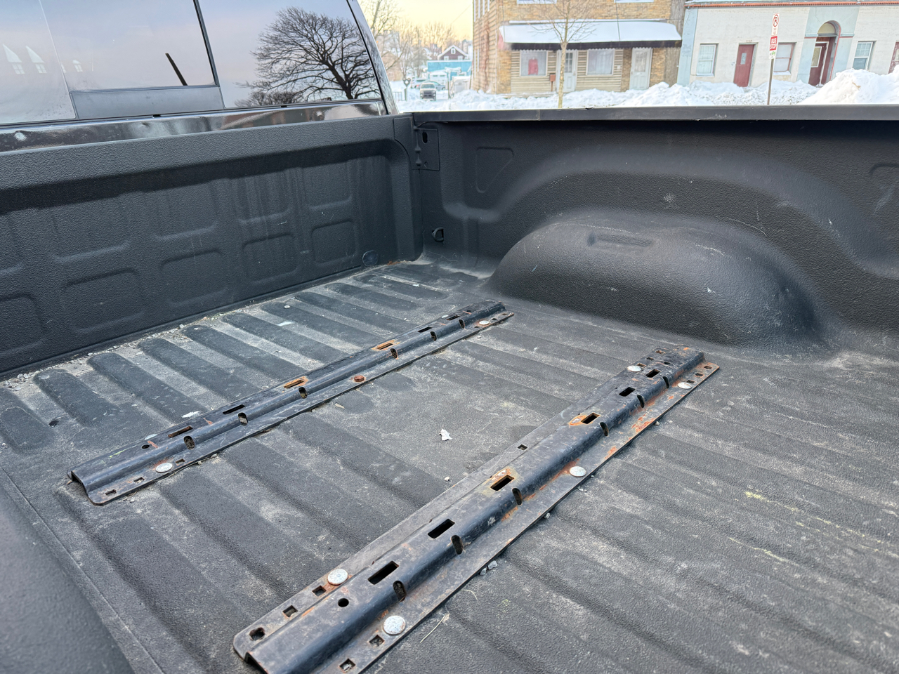 RAM 3500 Laramie Mega Cab 4WD DRW 2018