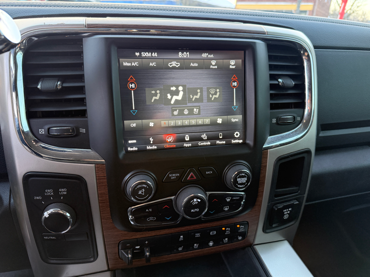 RAM 3500 Laramie Mega Cab 4WD DRW 2018