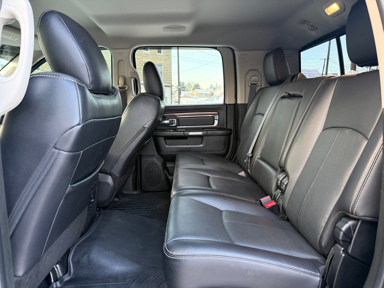 RAM 3500 Laramie Mega Cab 4WD DRW 2018