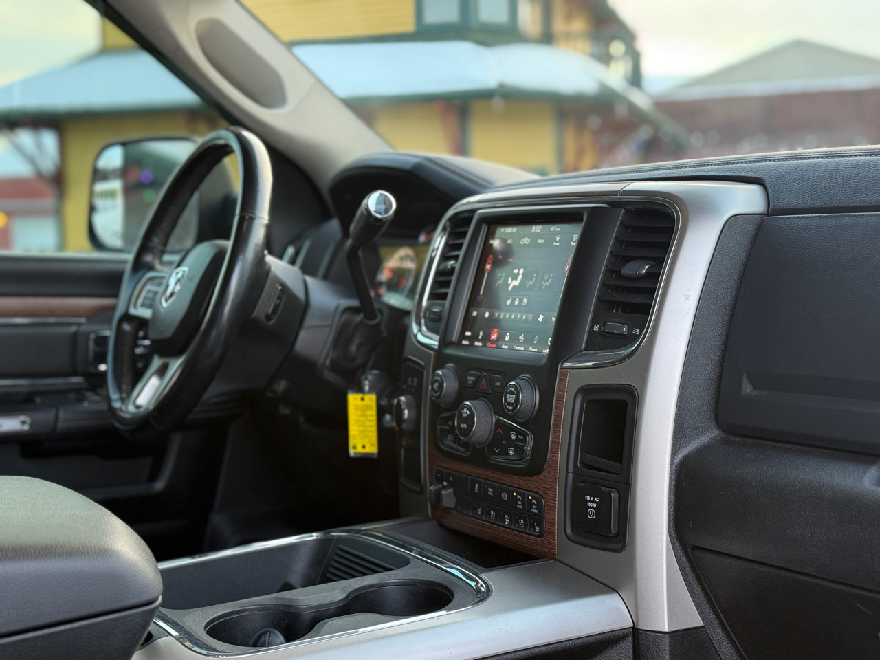 RAM 3500 Laramie Mega Cab 4WD DRW 2018