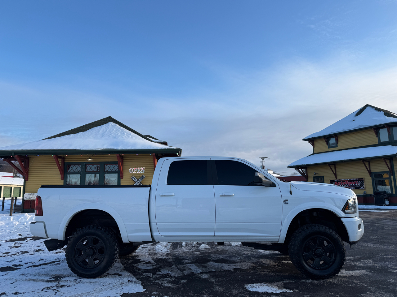 RAM 3500 Laramie Crew Cab SWB 4WD 2018
