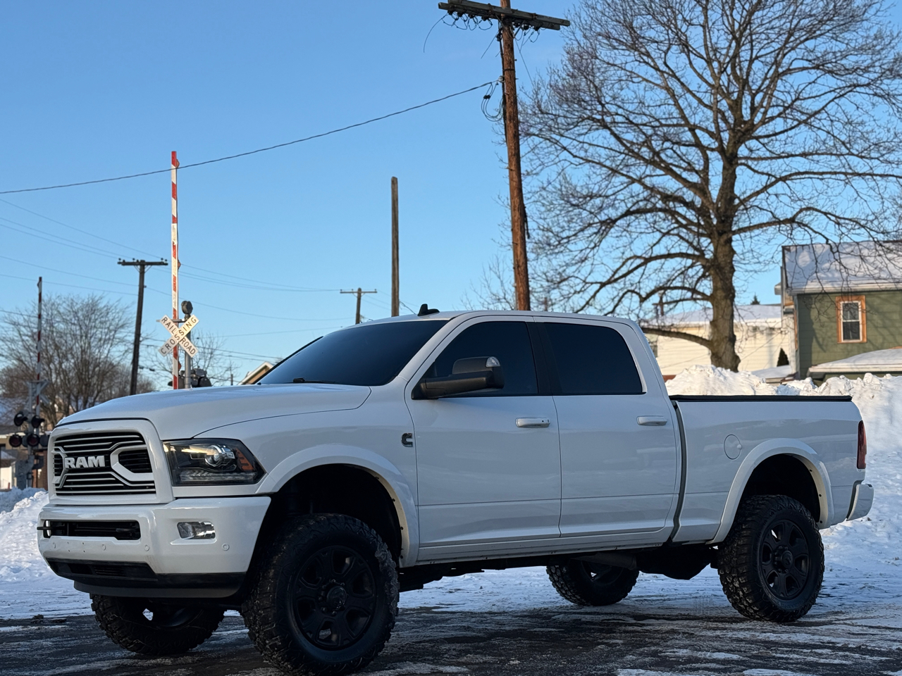 RAM 3500 Laramie Crew Cab SWB 4WD 2018