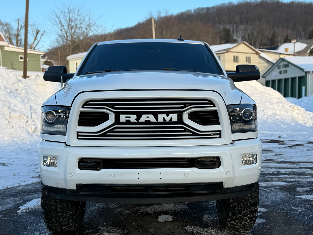 RAM 3500 Laramie Crew Cab SWB 4WD 2018