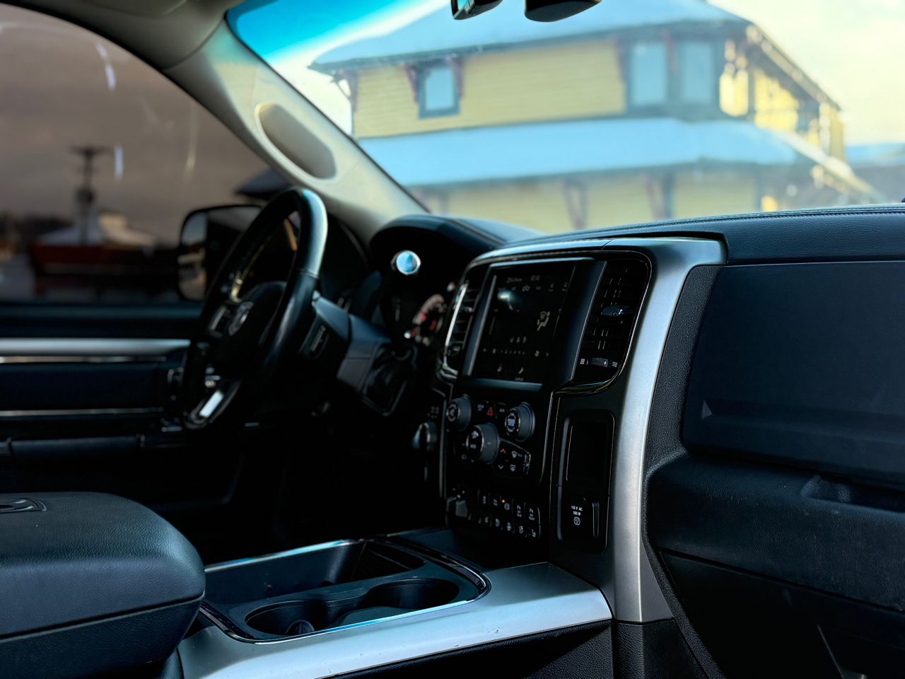 RAM 3500 Laramie Crew Cab SWB 4WD 2018