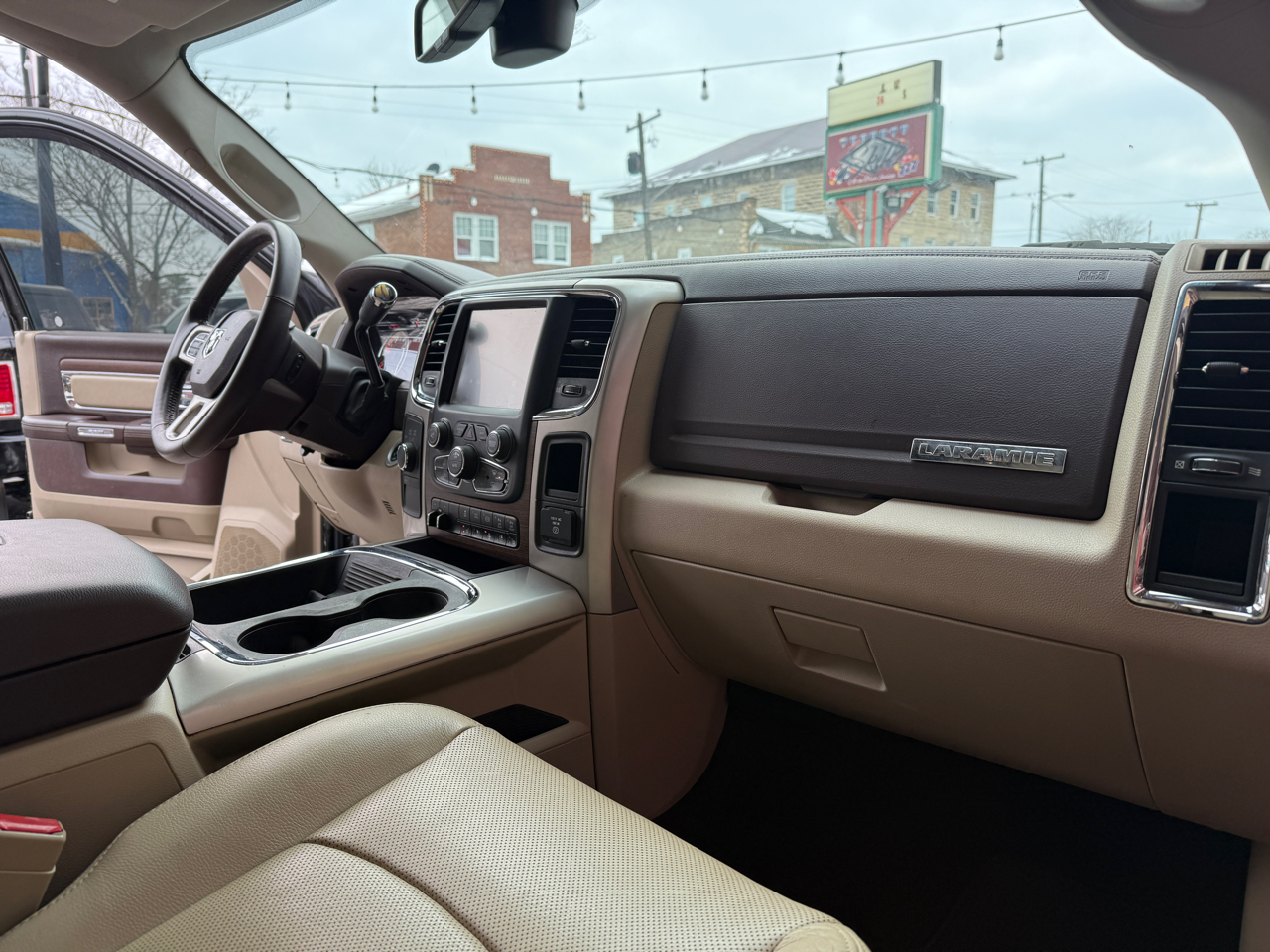 RAM 2500 Laramie Mega Cab 4WD 2017