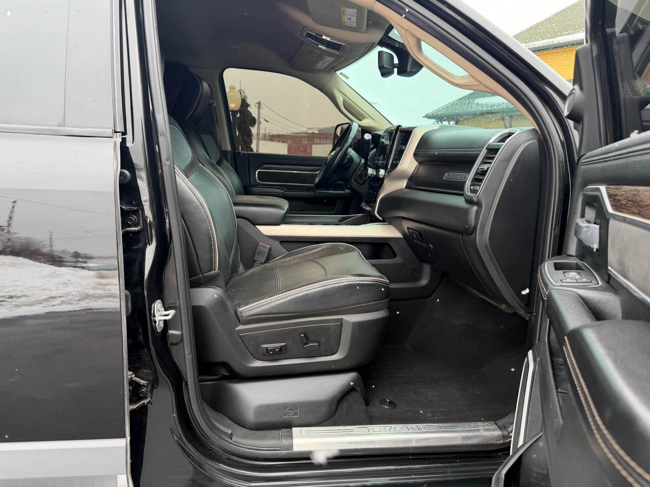 RAM 2500 Laramie Crew Cab SWB 4WD 2020