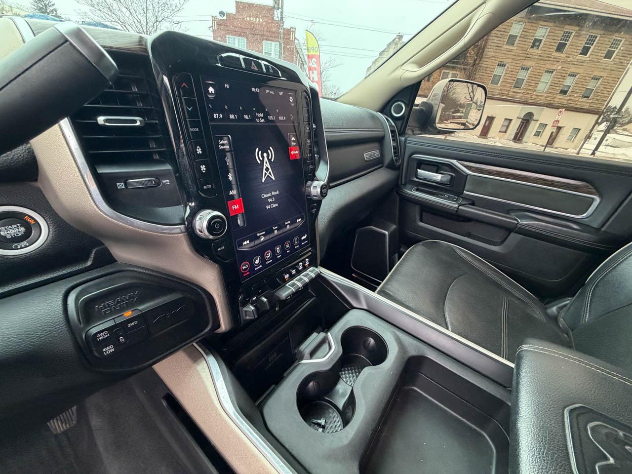 RAM 2500 Laramie Crew Cab SWB 4WD 2020