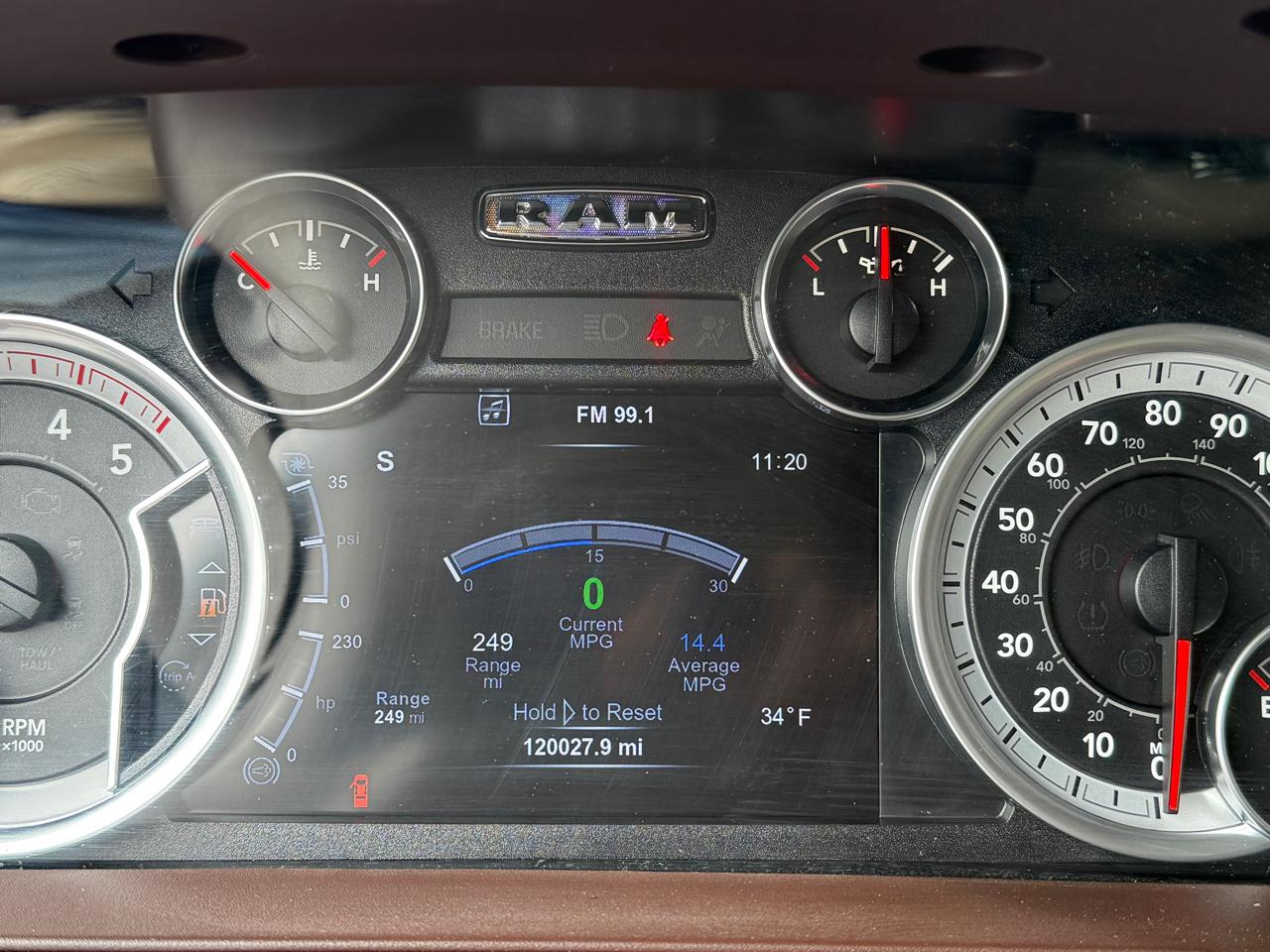 RAM 3500 Laramie Mega Cab 4WD DRW 2015