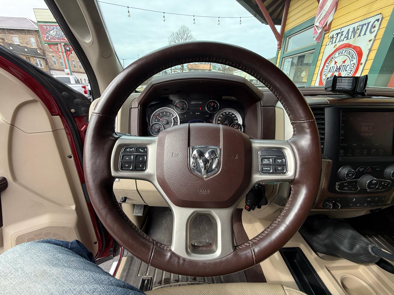 RAM 3500 Laramie Mega Cab 4WD DRW 2015