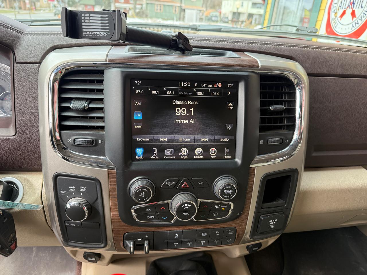 RAM 3500 Laramie Mega Cab 4WD DRW 2015