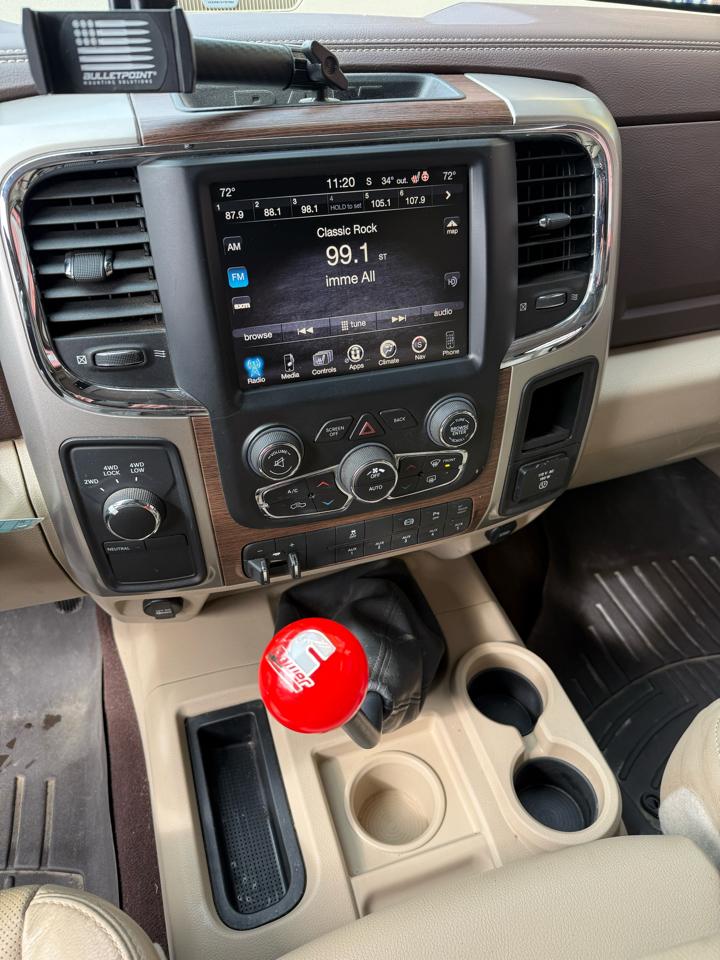 RAM 3500 Laramie Mega Cab 4WD DRW 2015