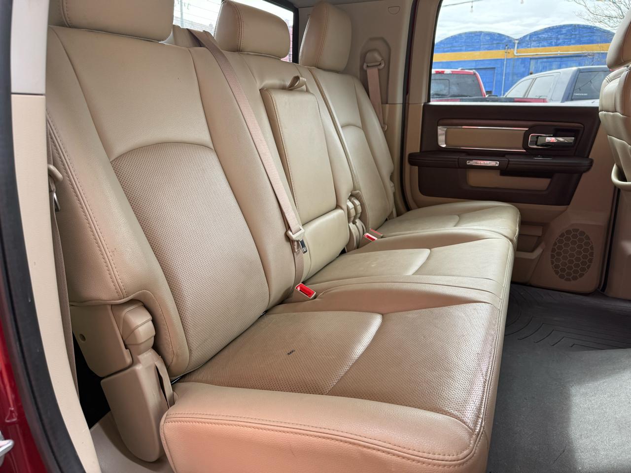 RAM 3500 Laramie Mega Cab 4WD DRW 2015