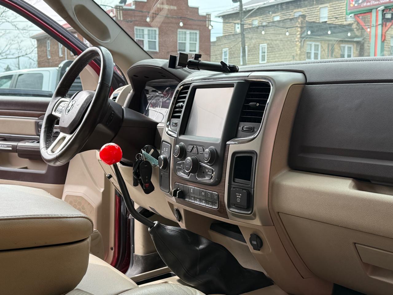 RAM 3500 Laramie Mega Cab 4WD DRW 2015