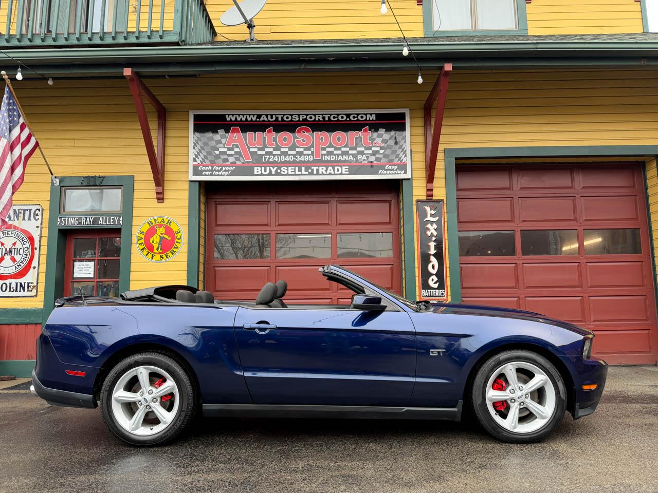 Ford Mustang GT convertible 2010