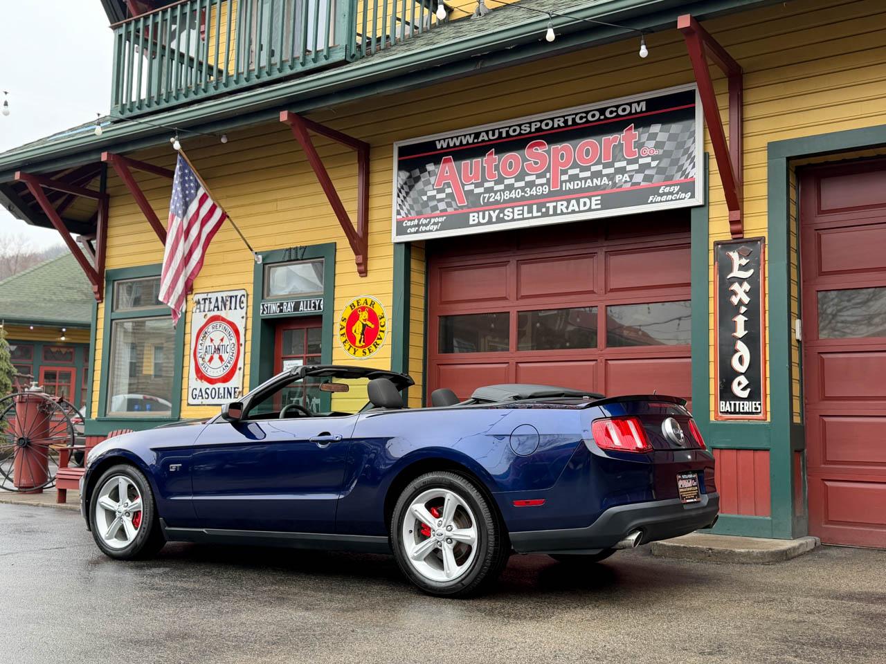 Ford Mustang GT convertible 2010
