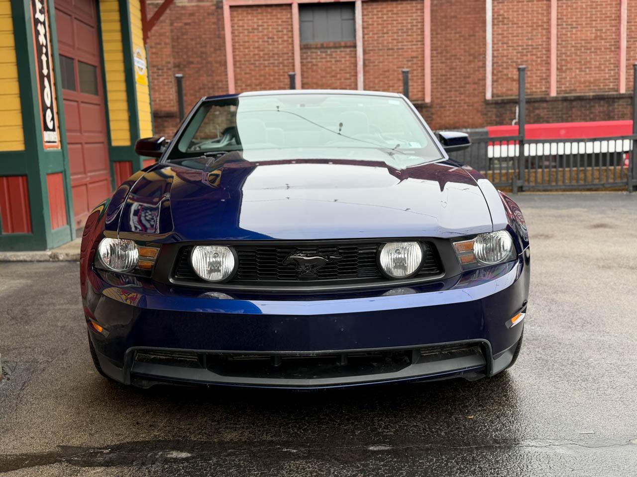 Ford Mustang GT convertible 2010