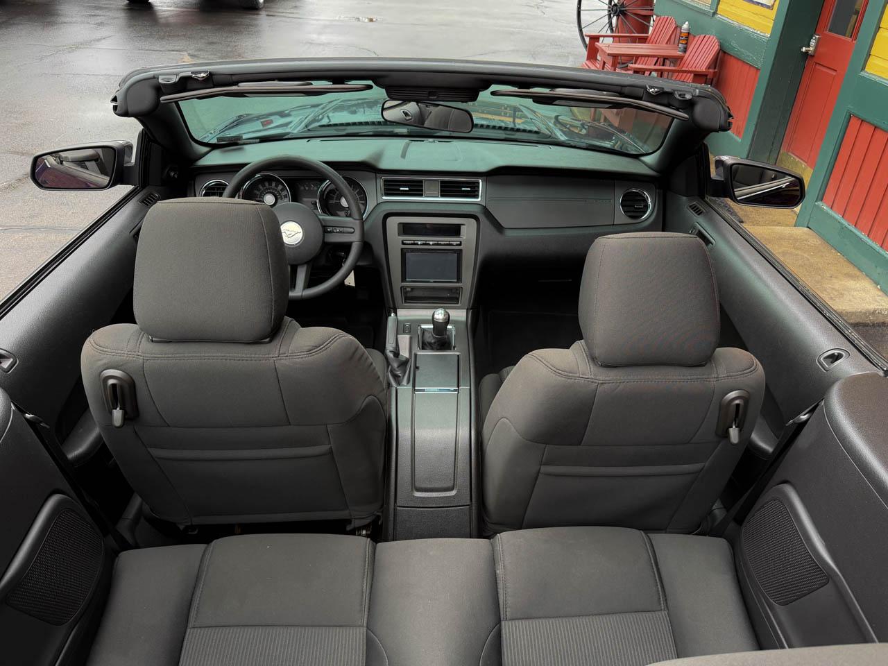 Ford Mustang GT convertible 2010