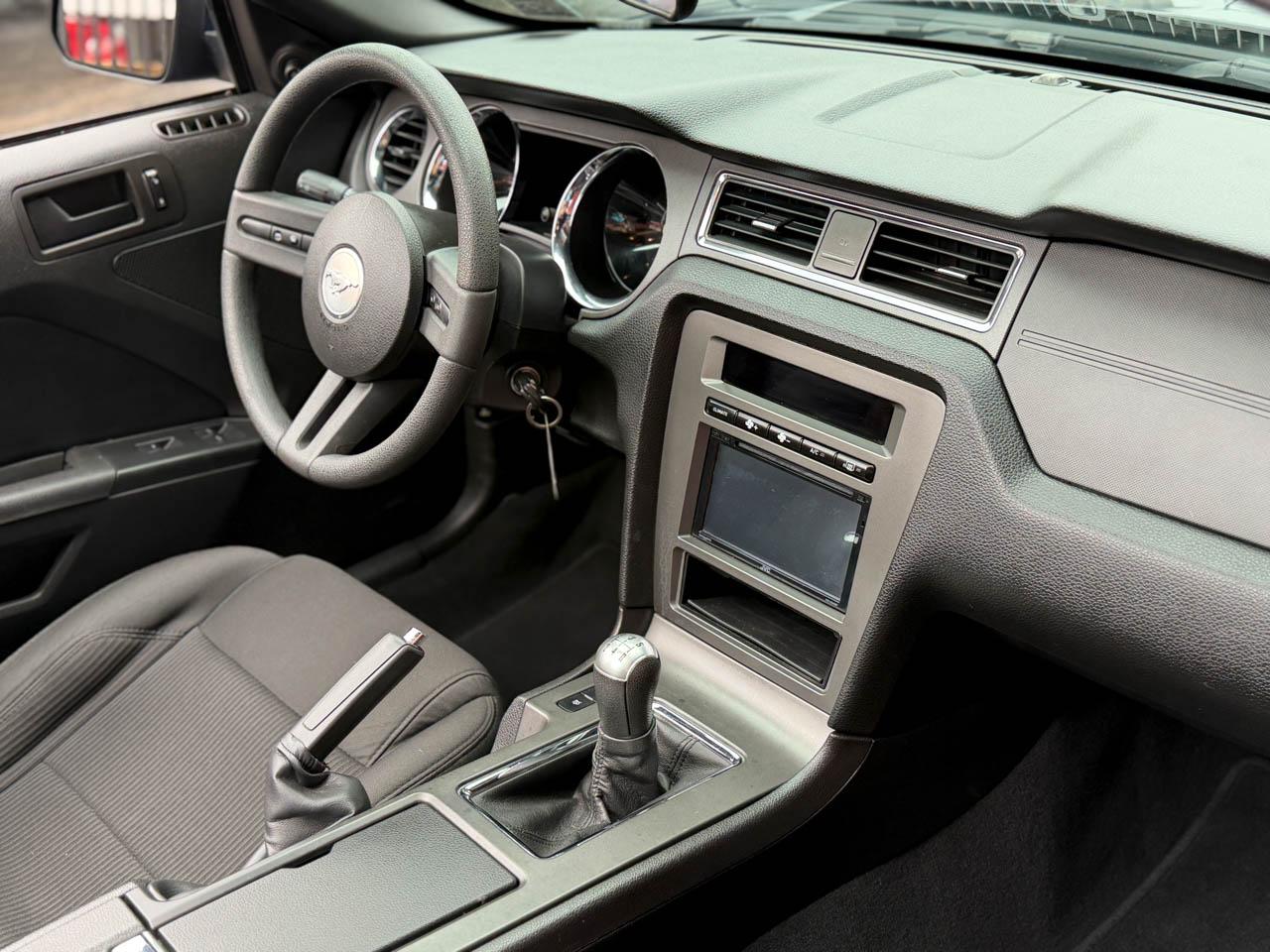 Ford Mustang GT convertible 2010