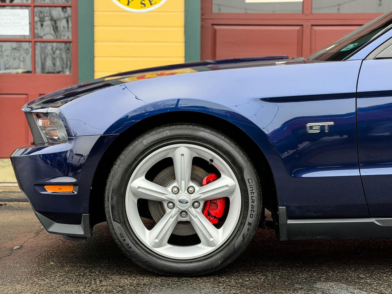 Ford Mustang GT convertible 2010