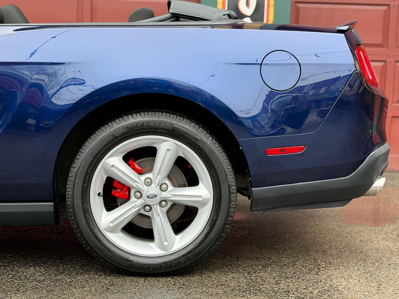 Ford Mustang GT convertible 2010