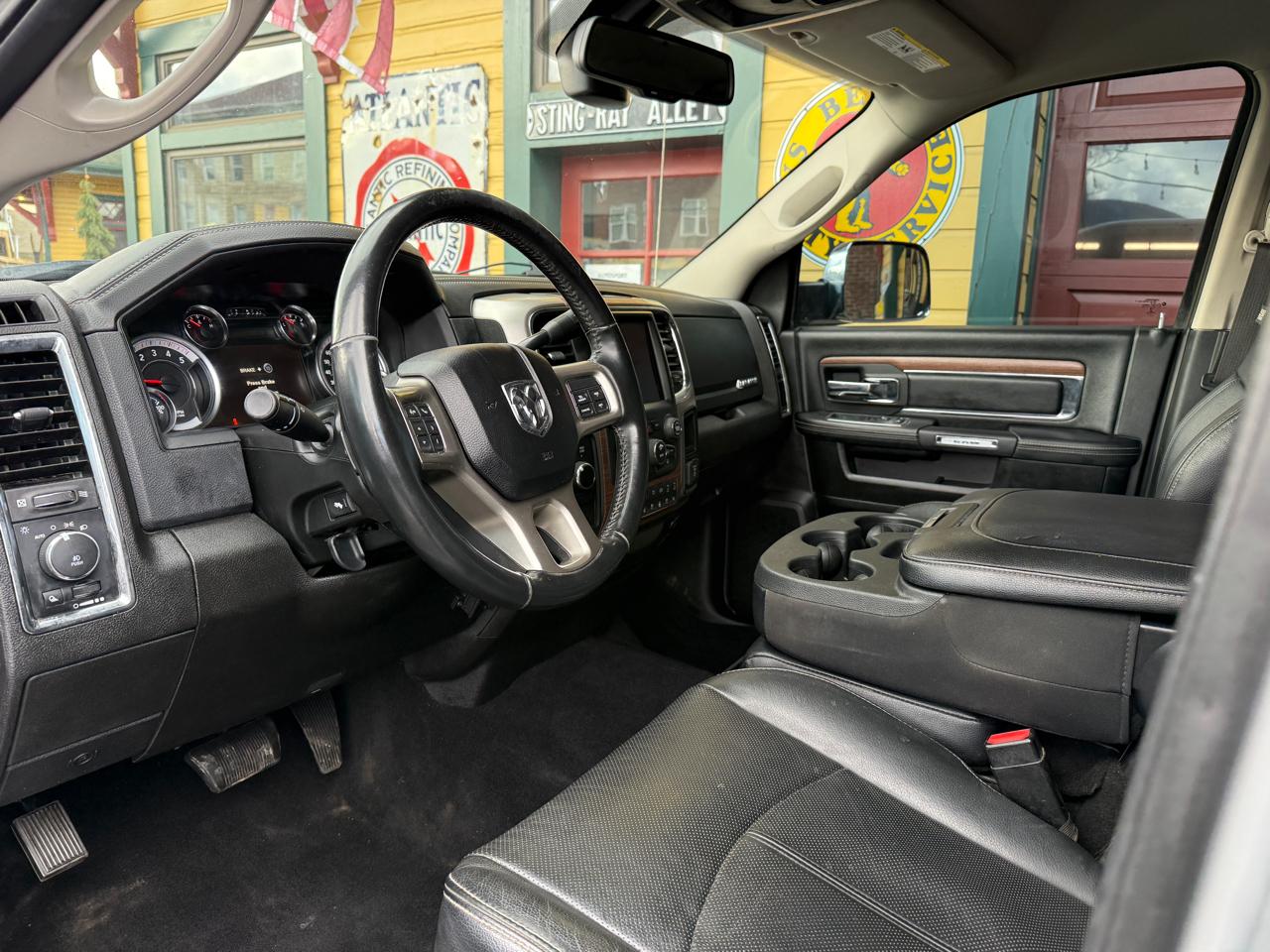 RAM 2500 Laramie Crew Cab SWB 4WD 2018