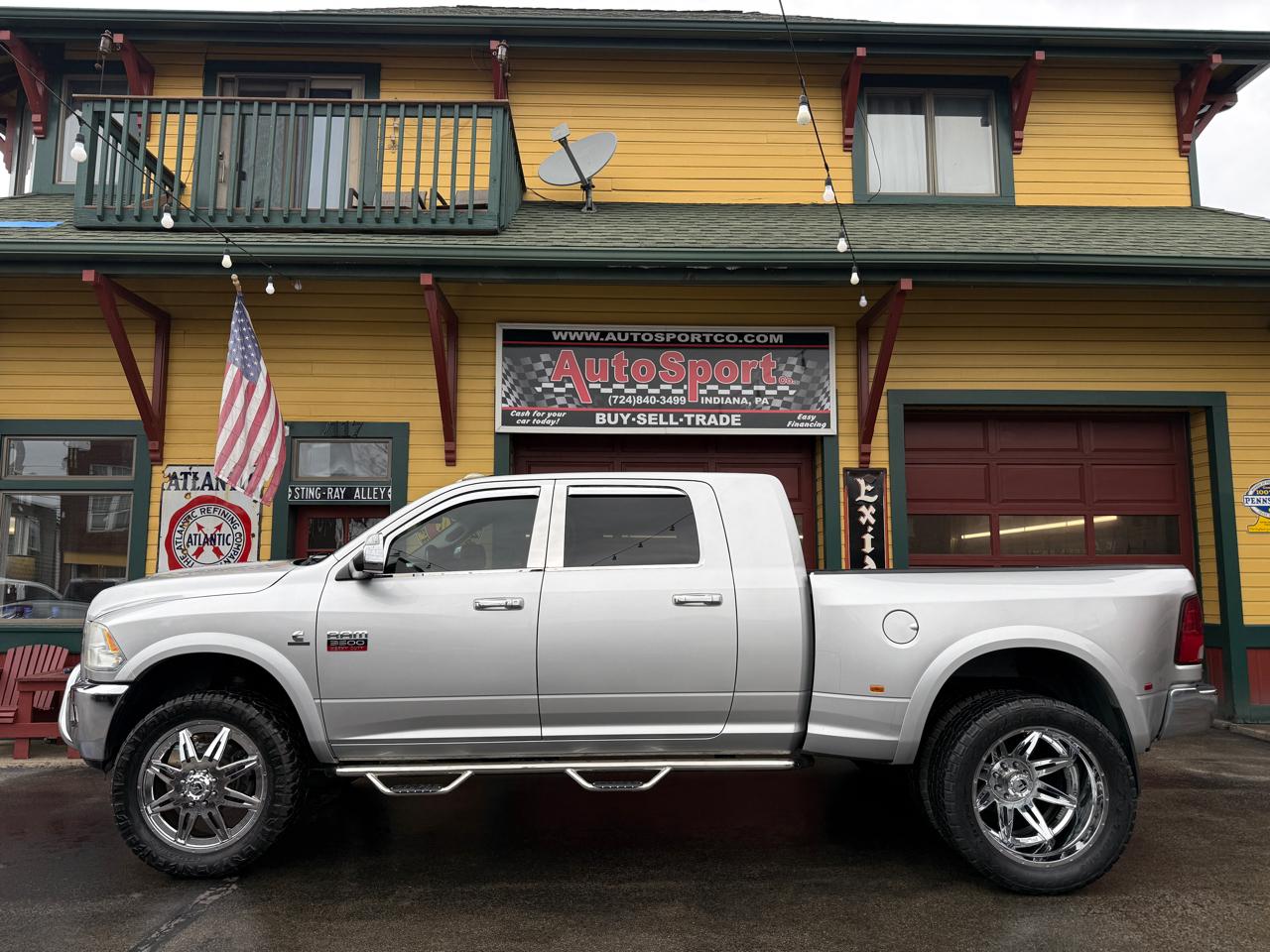 RAM 3500 Laramie Mega Cab 4WD DRW 2012