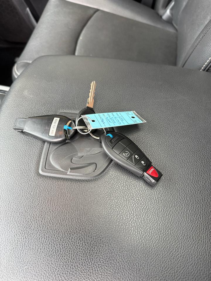 RAM 3500 Laramie Mega Cab 4WD DRW 2012