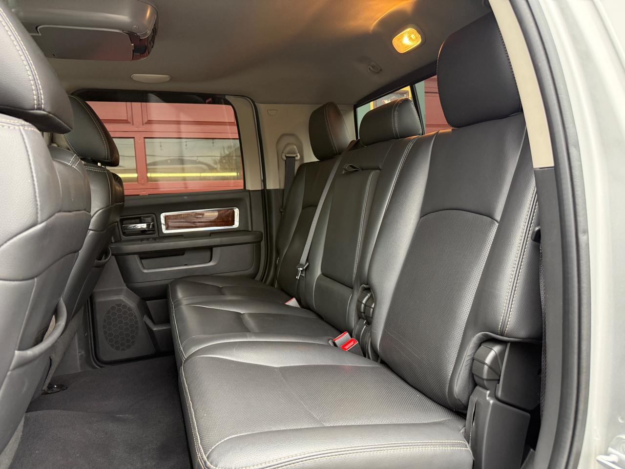 RAM 3500 Laramie Mega Cab 4WD DRW 2012