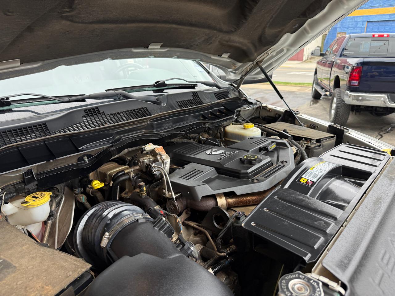 RAM 3500 Laramie Mega Cab 4WD DRW 2012