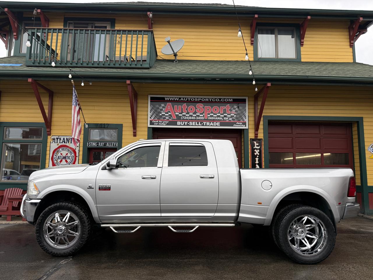RAM 3500 Laramie Mega Cab 4WD DRW 2012
