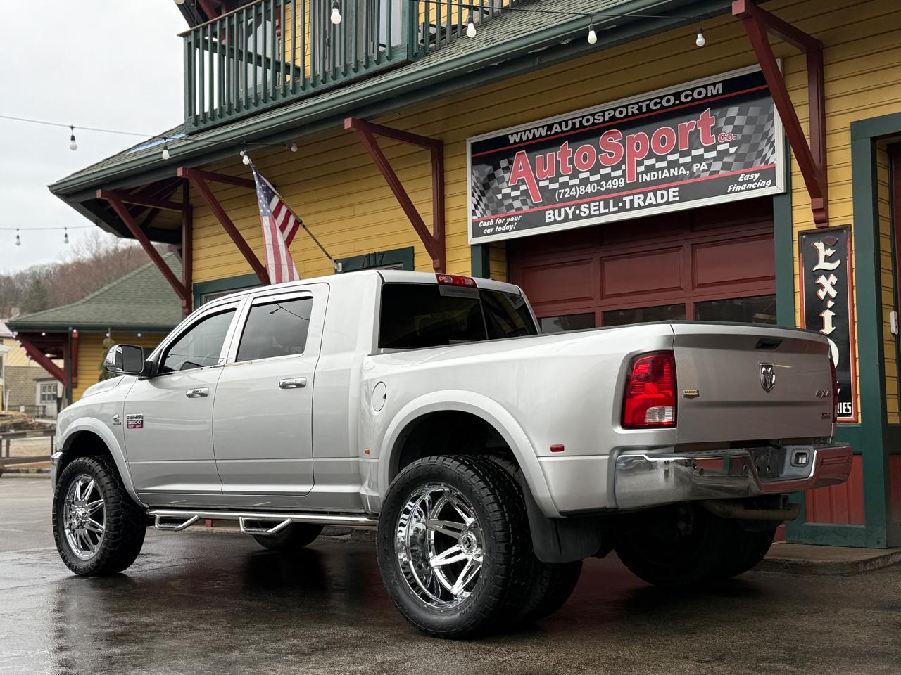 RAM 3500 Laramie Mega Cab 4WD DRW 2012
