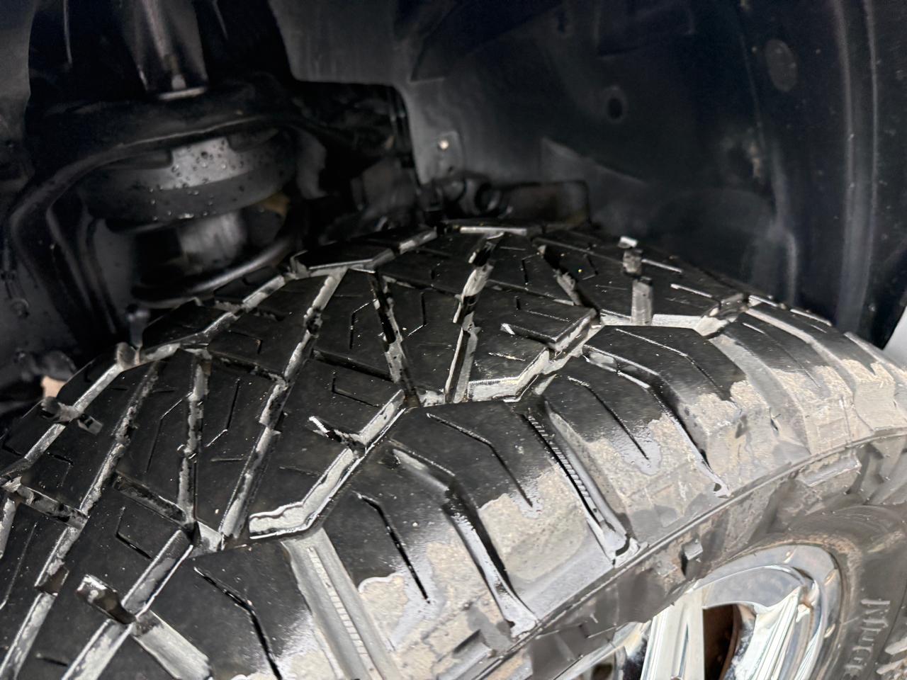 RAM 3500 Laramie Mega Cab 4WD DRW 2012