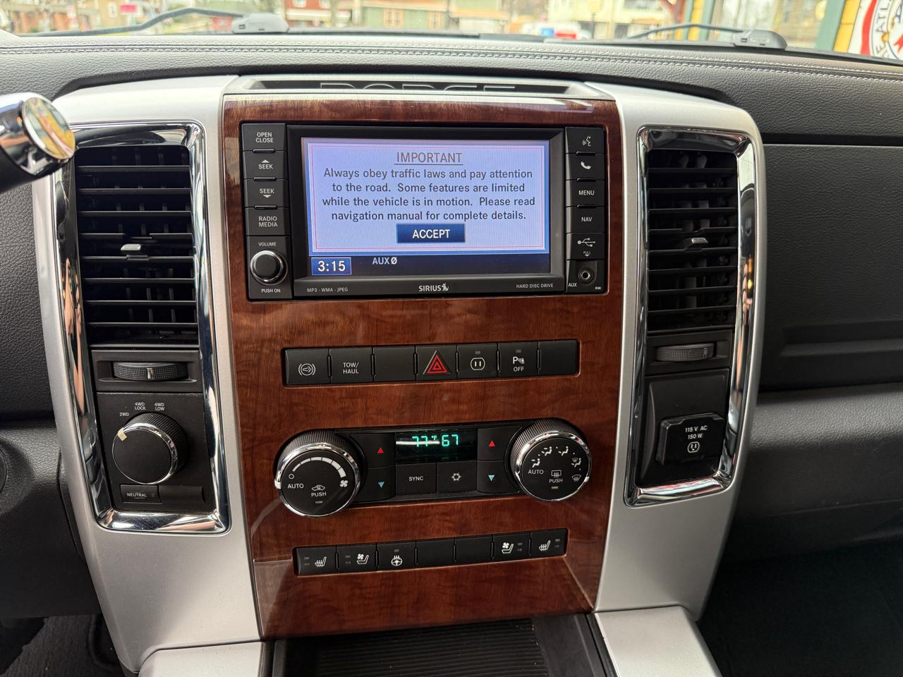 RAM 3500 Laramie Mega Cab 4WD DRW 2012