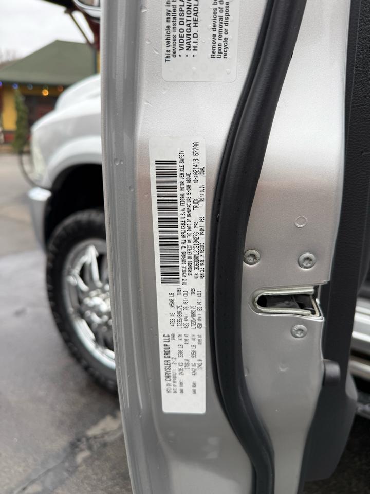 RAM 3500 Laramie Mega Cab 4WD DRW 2012