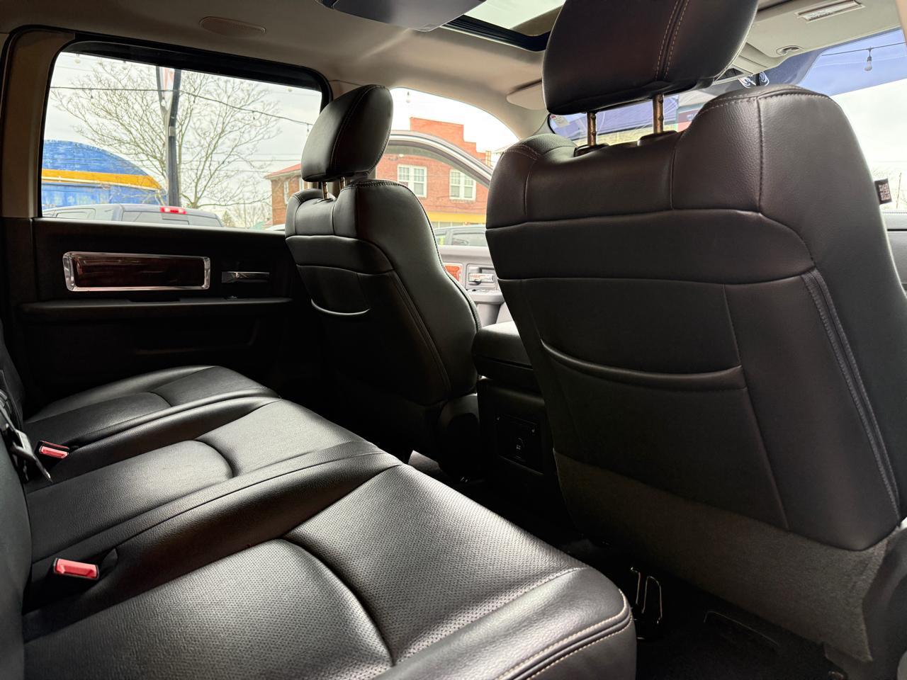 RAM 3500 Laramie Mega Cab 4WD DRW 2012