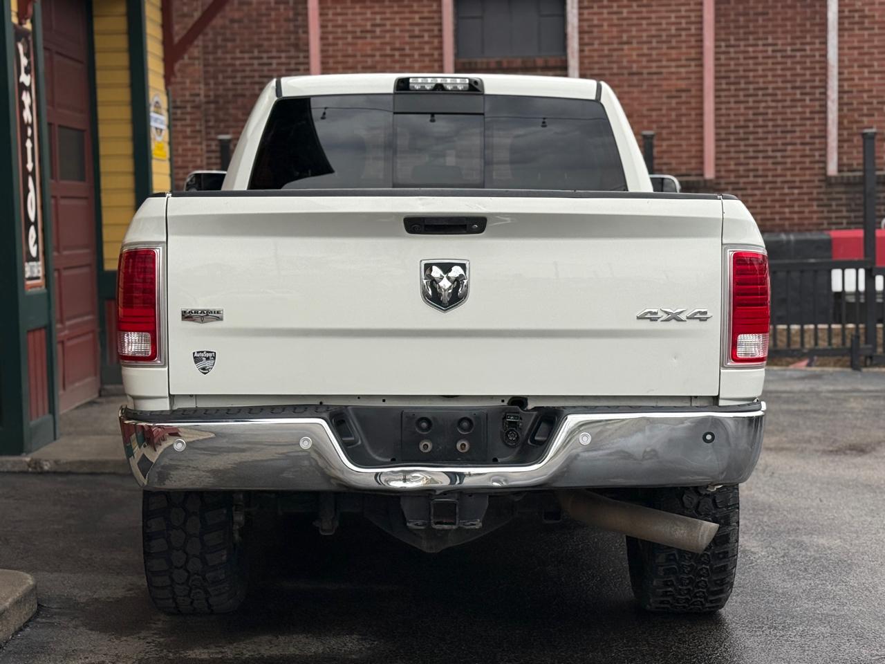 RAM 3500 Laramie Crew Cab SWB 4WD 2017